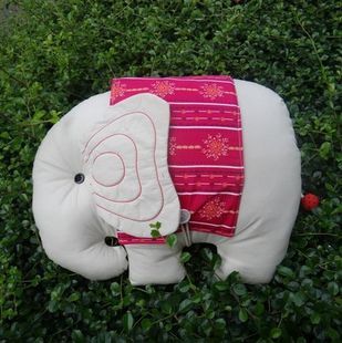布偶玩偶大象抱枕 结婚礼品 创意玩具 可爱抱枕